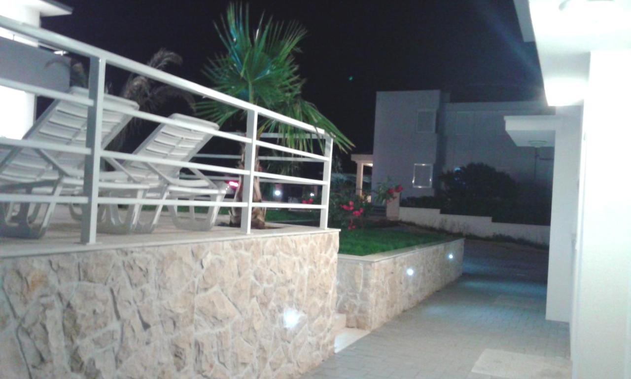 Luxury Apartments Cuba 1 Novalja Exterior foto
